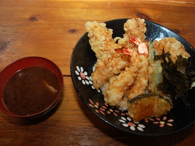 天丼グランプリ日本一！デカデカに盛られた具材で満腹満足（大阪 中央区　一味禅）｜谷町 一味禅