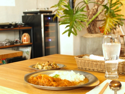 スパイスと音楽とアート。大人が集うタンドリーチキン専門店（大阪市 中央区　TORI FOOD／トリフード）｜TORI FOOD