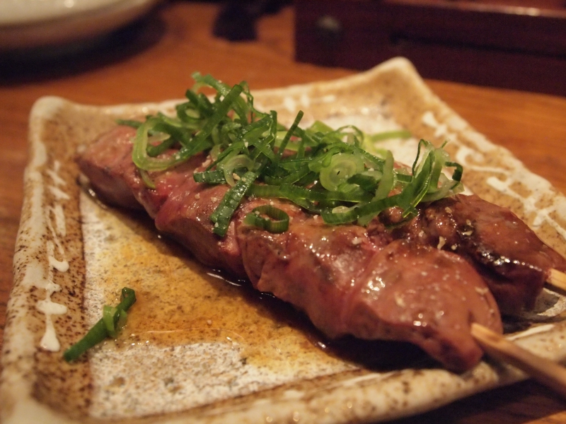 こだわりの朝引き鶏を手頃に楽しめる大人の雰囲気漂うお店（西宮　やきとり専門店 鳥半西宮北口店）｜やきとり専門店　鳥半西宮北口店