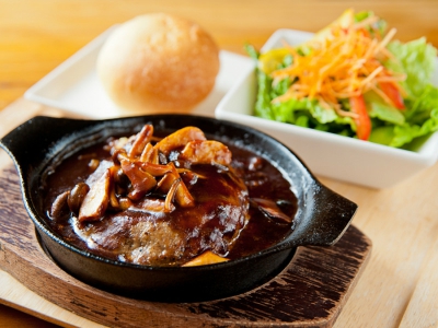本場の雰囲気を味わえる正統派アイリッシュPUB（兵庫県 西宮市　アイリッシュPUB カプリシカ）｜アイリッシュPUB カプリシカ     