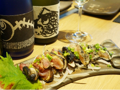 シックな和空間で堪能する「さつま知覧どり」を使った炭焼き料理。和酒や焼酎と過ごす大人のひと時（名古屋 東区　炭焼き 喜助）｜炭焼き  喜助