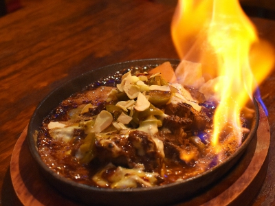 炎のテキーラフランベ・パフォーマンスは必見！ラテンの風香る空間で味わう極上ステーキとこだわりの創作メキシコ料理（福岡　中洲　メキシカンステーキBarReon）