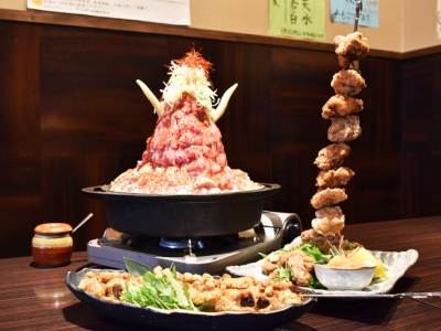 フォトジェニックなド迫力メガ盛りメニューが目白押し（名古屋 中区　鬼ひげ屋）｜鬼ひげ屋