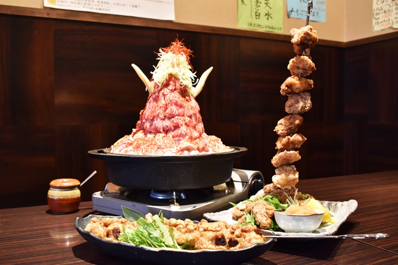 フォトジェニックなド迫力メガ盛りメニューが目白押し(名古屋 中区 鬼ひげ屋) フォトジェニックなド迫力メガ盛りメニューが目白押し(名古屋 中区 鬼ひげ屋)|鬼ひげ屋