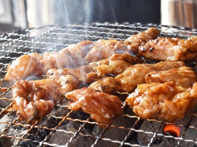 オープンエアで味わうとんちゃん＆七輪焼きはコスパ最強級！（名古屋市 中村区　OTONA NO YABUYA／おとなのやぶ屋）｜OTONA　NO　YABUYA