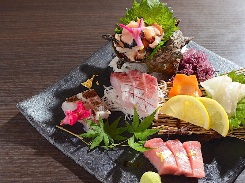 炙り炉端 山尾 博多駅前 名物は炉端焼きだけじゃない 鮮度抜群な魚介料理も楽しめる居酒屋 福岡 博多駅 炙り炉端 山尾 博多駅前店 レポハピ