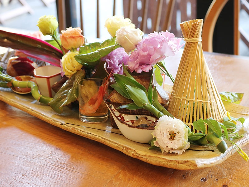 地元金沢の名物から創作料理まで味わえるお店、居酒屋の新しいスタイルに注目！（金沢　金沢駅　金沢炉端 魚界人）｜金沢炉端　魚界人-GYOKAIJIN-