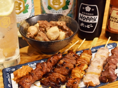 焼きたてあっつあつのもつ焼にキンキンに冷えたホッピーは最強の組み合わせ！（名古屋　栄　もつ焼やまと）｜もつ焼きやまと