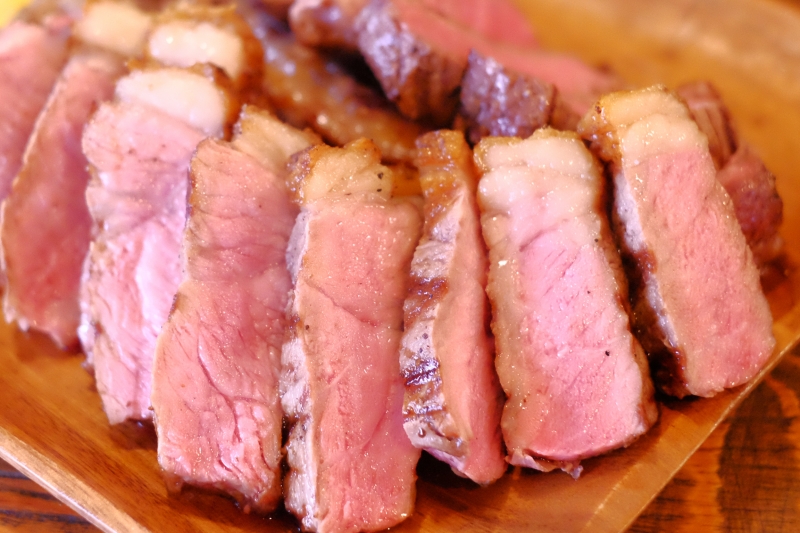 手軽にステーキが味わえる！隠れ家的な肉バル「DE ICHIBA」（東京　八丁堀　DE ICHIBA）｜デイチバ-003