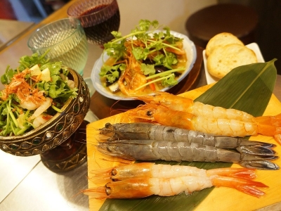 エビ×エスニックがクセになる！細やかな仕込みで味わう種類豊富なエビの数々（東京　八重洲　海老バル richPakuchi）｜海老バル　richPakuchi