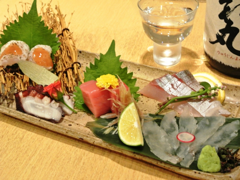 新鮮な魚介類が自慢!店主こだわりの和歌山の食材と全国各地の旨い酒(大阪 本町 うえだや)