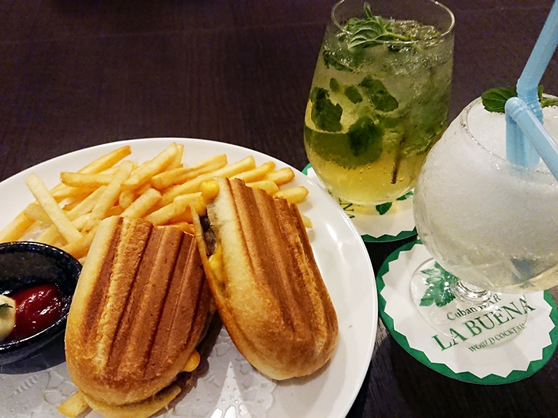 キューバの雰囲気を再現?カクテル&葉巻バー。本場のモヒートを味わって!(愛知県 刈谷市 キューバンバー ラ・ブエナ) キューバの雰囲気を再現?カクテル&葉巻バー。本場のモヒートを味わって!(愛知県 刈谷市 キューバンバー ラ・ブエナ)|Cuban BAR LA BUENA