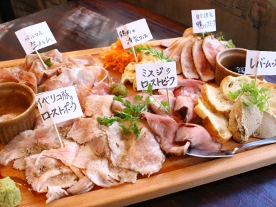 多彩な肉料理のおいしさに出会える"肉バル"（東京 銀座　肉バルバーグマン　銀座店）｜肉バルバーグマン　銀座店