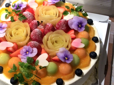 歌舞伎町内を無料デリバリー！夜にオープンするフルーツいっぱいのケーキ屋さん（東京　歌舞伎町　ハッピーケーキ　アンとルメ）