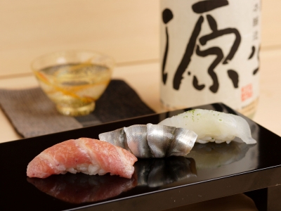 新鮮ネタの江戸前鮨と心尽くし日本料理を高級感溢れる空間で頂く。上質なくつろぎのひと時がここに（名古屋　栄　鮨・日本料理　Serge源's　錦店）　｜源’ｓ錦店　鮨・日本料理