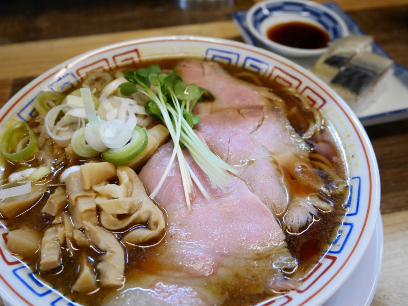 天神橋筋商店街の旨い中華そば「サバ6製麺所 南森町店」に寄ってこ