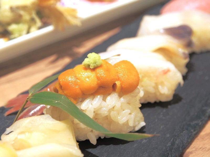 伝統の江戸前寿司とこだわりの天ぷら、種類豊富な地酒とワインとのマリアージュ（宮城　仙台　魚が肴）｜ワイン寿司天ぷら　魚が肴