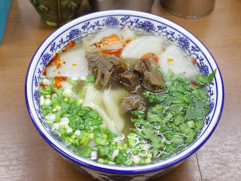 深い旨みがじわじわ来る…！「本場よりも美味しい」と常連が通う店（埼玉 西川口　蘭州料理　ザムザムの泉）｜蘭州料理　ザムザムの泉