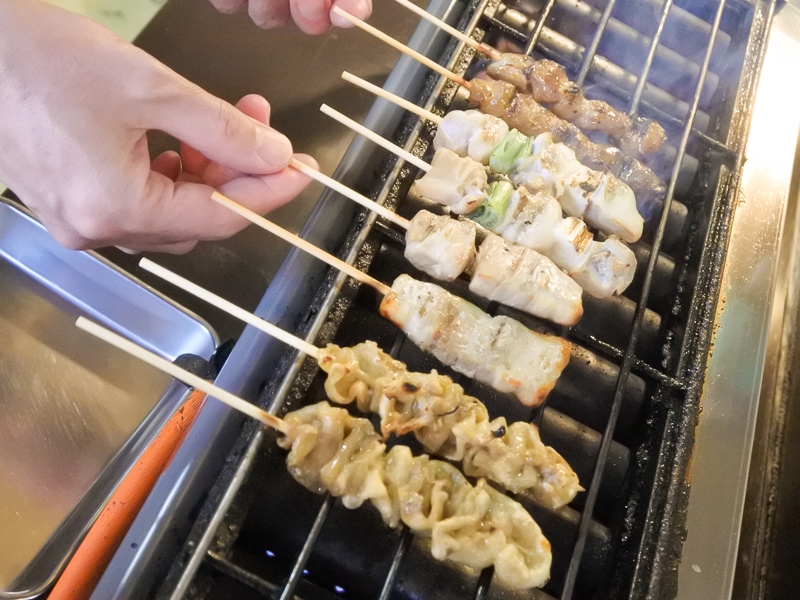 テイクアウトOK。今夜は焼き鳥を食卓に。地域密着型焼き鳥店の安くて旨い串に大満足!(福岡 南福岡 焼鳥しま屋)