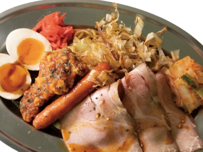 いつもの焼きそばをちょっと贅沢に!水ト名物のトッピングメニューはまさに万博状態!|焼きそば専門 水卜