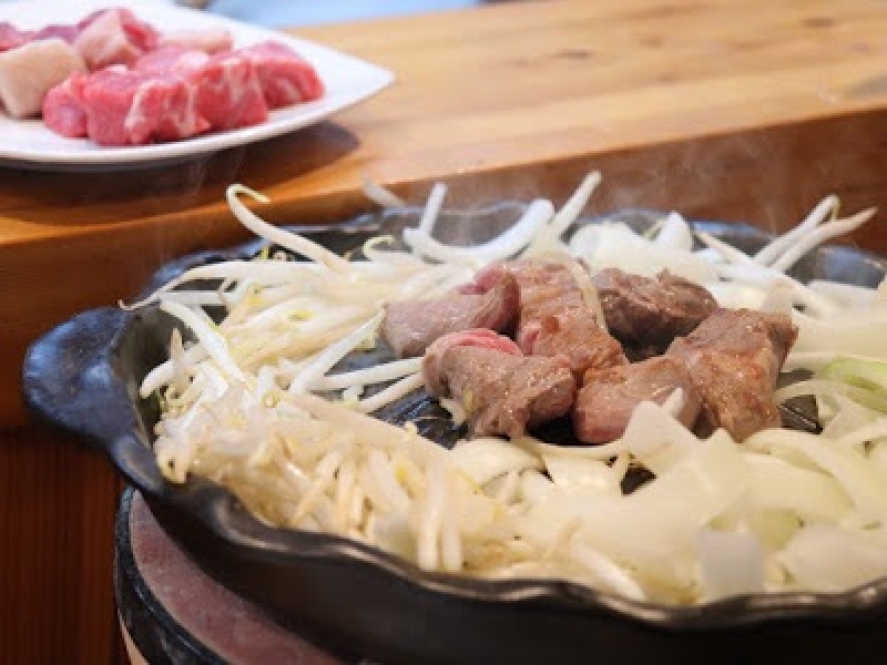 大阪でラム肉ファン歴35年以上のオーナーが営む、北海道直送の生ラムジンギスカンがおいしい!(大阪 塚本 生ラム じんのすけ) 大阪でラム肉ファン歴35年以上のオーナーが営む、北海道直送の生ラムジンギスカンがおいしい!(大阪 塚本 生ラム じんのすけ)|生ラム じんのすけ