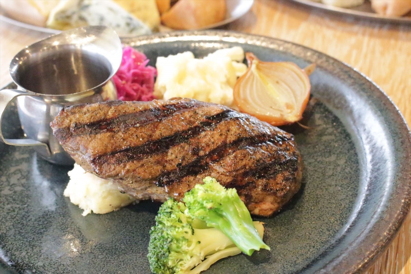 普段使いからパーティまで！ブルックリンスタイルのモダン空間で一流シェフ監修の美味しさを（神奈川　センター北駅 BUSHWICK BAKERY &amp; GRILLノースポートモール店）｜BUSHWICK BAKERY&amp;GRILLノースポートモール