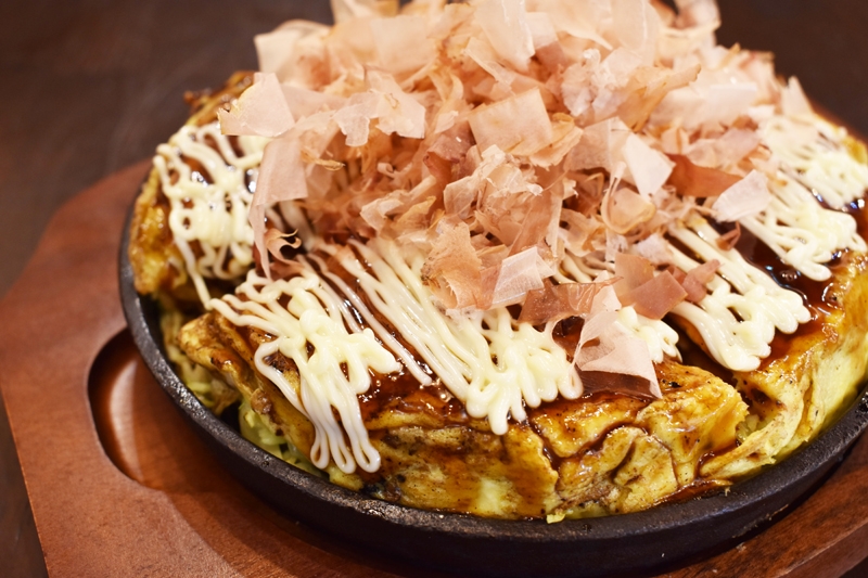 お好み焼きからお造りまで、店主のこだわりが光る料理やレアなお酒をカジュアルに楽しむ(愛知 春日井 鉄板居酒屋Yasubou)