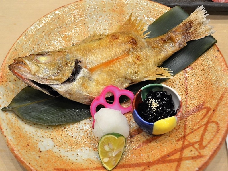 のどぐろを贅沢に姿焼きで!140年の歴史あるお店で極上寿司と割烹料理を満喫(新潟 古町 鮨・割烹丸伊) のどぐろを贅沢に姿焼きで!140年の歴史あるお店で極上寿司と割烹料理を満喫(新潟 古町 鮨・割烹丸伊)|鮨・割烹丸伊