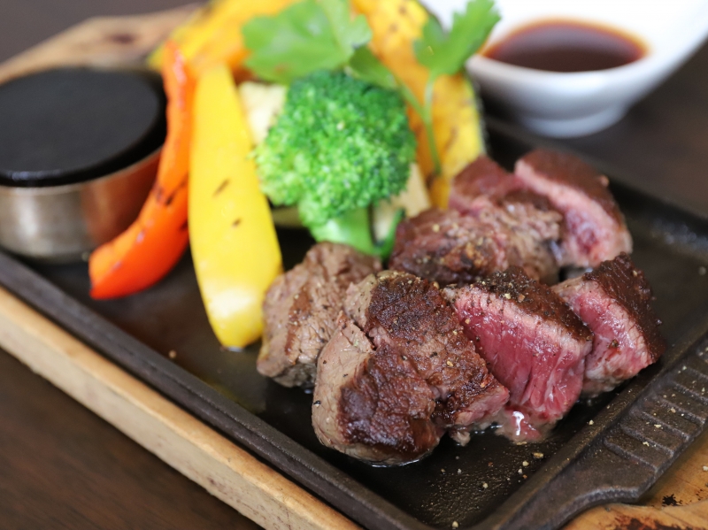 熊本県産の上質なステーキをはじめ、熊本産牛＆彩り野菜を使用した「熊本カレー」をカジュアルにいける！レストラン＆バー（熊本 熊本　Lamone）｜レストラン＆バー　ラモーネ-002
