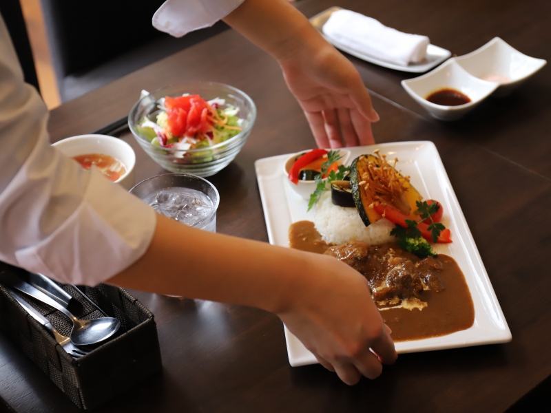 熊本県産の上質なステーキをはじめ、熊本産牛＆彩り野菜を使用した「熊本カレー」をカジュアルにいける！レストラン＆バー（熊本 熊本　Lamone）｜レストラン＆バー　ラモーネ-003