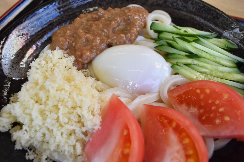 人気のじゃじゃ麺にカレーうどん。15時間熟成する腰の入ったうどんに感嘆（千葉　三門　うどんやどんちゃん）｜うどんや　どんちゃん