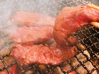 高級な松阪牛がリーズナブルに食べられる!松阪牛ならではの旨みをじっくり堪能しつつ、自慢の韓国料理にも舌鼓。(三重県 四日市 焼肉やくやく亭)