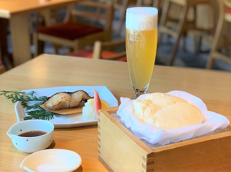 秘伝の味噌にじっくり漬け込んだ、銀ダラの西京焼き。程よくのった上質な脂と味噌の調和が、ご飯やお酒の手を進ませる(東京 丸の内 菜なKITTE丸の内)
