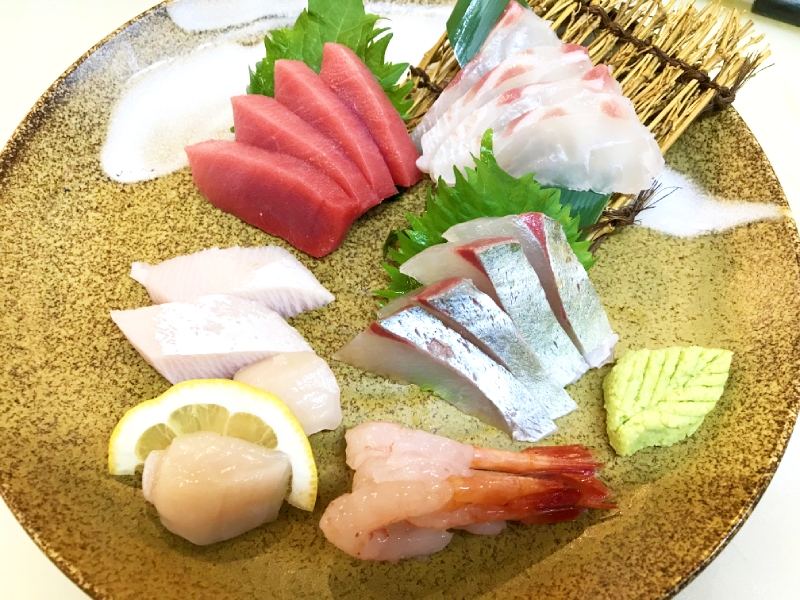 一番人気の「さばの漬けあぶり」は、にぎりが1貫99円!自家製の醤油出汁に漬け込んださばのお寿司をご賞味あれ(名古屋 久屋大通 すし旬 久屋店)