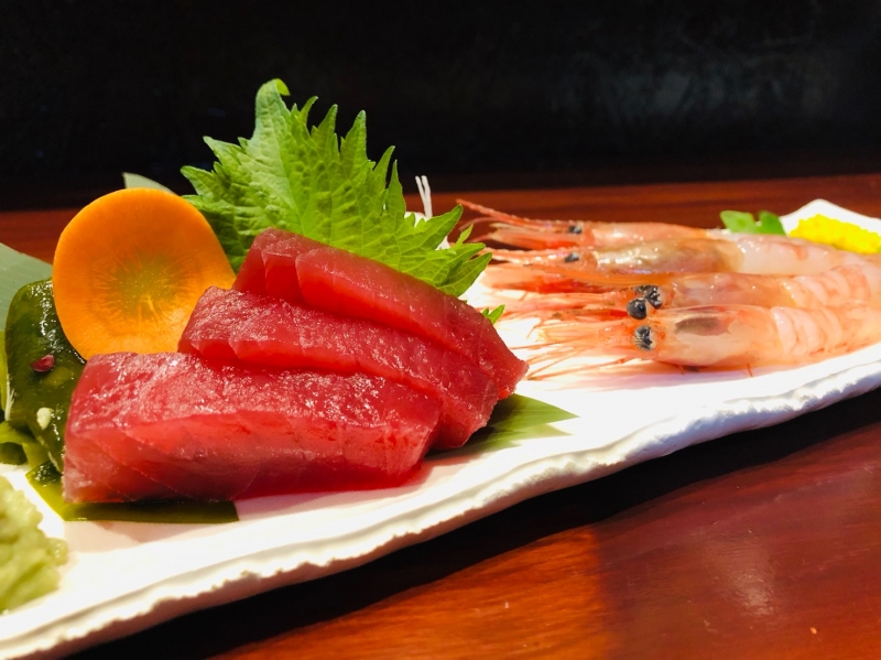 名古屋で北陸の旬の魚介類を味わえる、約40種類のメニューと充実のお酒が自慢の隠れ家居酒屋(愛知県 名古屋市東区 居酒屋タケマル)