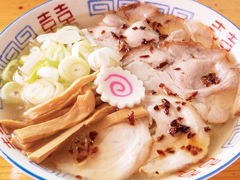 天然素材の宝庫!香り高いいりこを贅沢に使った伊吹塩そばは絶品!|伊吹商店