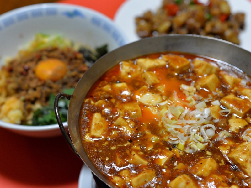 コンロで食べるアツアツの麻婆豆腐。創業60年目!地域に根ざし愛され続ける本格中華(愛知 名古屋 盛香倫食府 今池店)