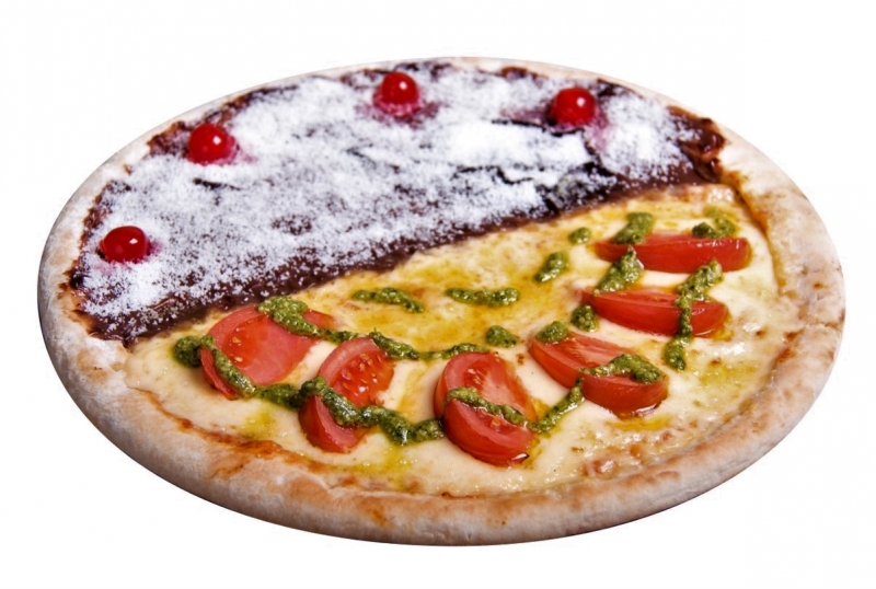一番人気の具だくさんピザ「ポルトゲーザ」はトマトソースと8種の具がベストマッチ！デリバリーでも気軽に味わえる豊橋のビザ人気店 （愛知　豊橋　ブラジリアーナ）｜ブラジリアーナ-005