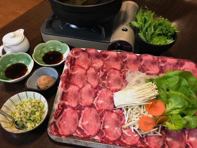 とろける牛タンしゃぶしゃぶは、ポン酢と「ネギバカ」との相性抜群!ブロックで仕入れた黒毛和牛が自慢の焼肉居酒屋(岐阜 北方 炙りや藤庵)