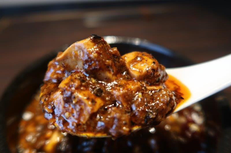 痺っ!辛っ!旨っ!身体から汗が噴き出す絶品麻婆豆腐&餃子(東京 神田 炎麻堂 神田店) 痺っ!辛っ!旨っ!身体から汗が噴き出す絶品麻婆豆腐&餃子(東京 神田 炎麻堂 神田店)|炎麻堂 神田店