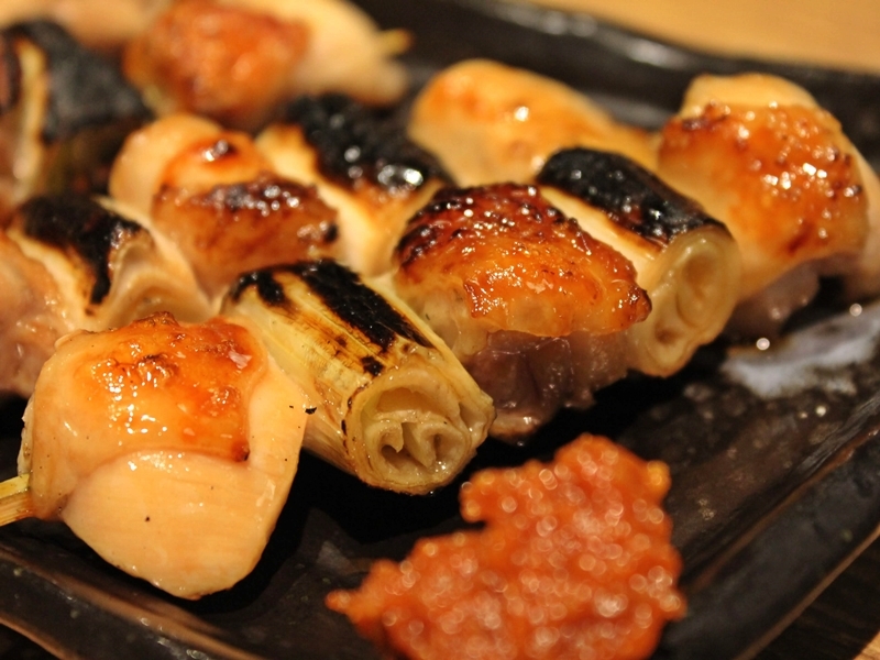 自慢の「ねぎま串」は1本99円!たれと塩の2種類の味付けで鶏肉の旨味と香ばしさを楽しむ(東京 台東区 ねぎま屋武蔵 浅草橋店)