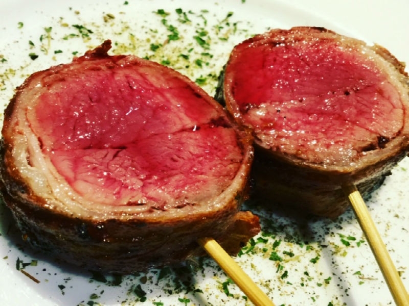 レアな焼き加減が絶品の「子羊の柚子胡椒焼」を筆頭に、創作串焼を楽しめる炭火焼き鳥屋(愛知県 名古屋 大銀杏西店)