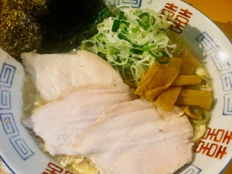 辛さが5段階から選べる「卵とじ塩ラーメン」が人気!激辛好きにもおすすめの個性派ラーメン店(三重県 四日市市 だるま)