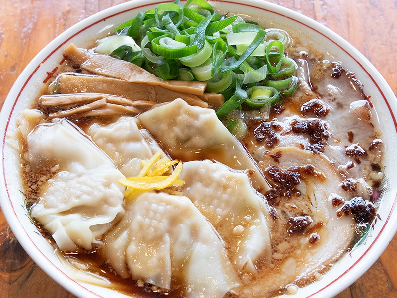 肉ワンタン醤油そば VS 海老ワンタン醤油そば 今日の気分はどっち?|伊吹商店