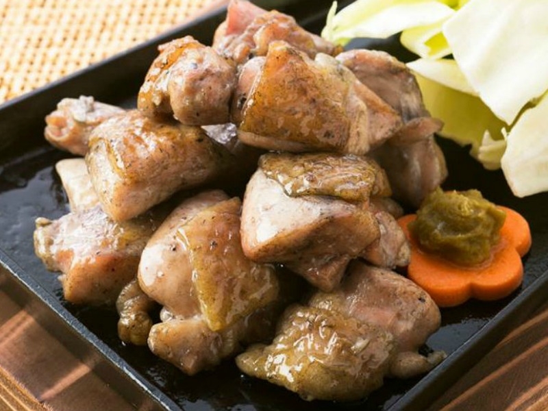 新鮮ジューシーな「日南どりの炭火焼き」が絶品!魅力溢れる九州の旨いものを味わい尽くす(鳥取県 米子市 九州魂米子店)