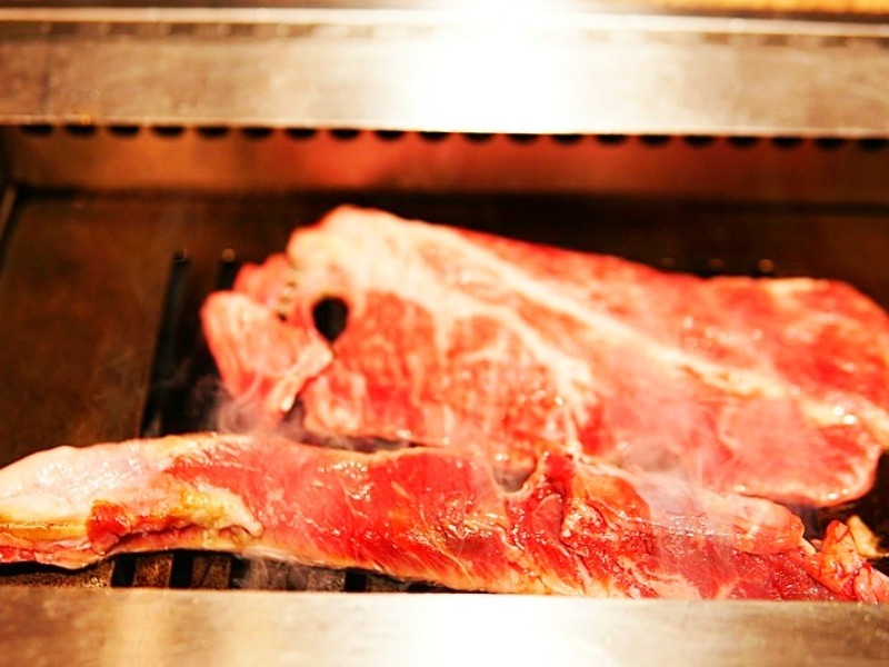 厚切り肉をたっぷりと!韓国料理やデザートも充実、コストパフォーマンス抜群の焼肉食べ放題(兵庫 川西 焼肉食べ放題BEEFY'S 川西能勢口店)