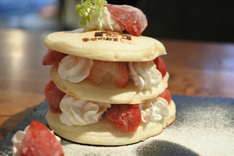 3rd Cafe サードカフェ 幸せの白いパンケーキ で幸せのおすそ分け 一級建築士のオーナーが手掛けるフォトジェニックなカフェ 福岡 博多南 3rd Cafe サードカフェ レポハピ