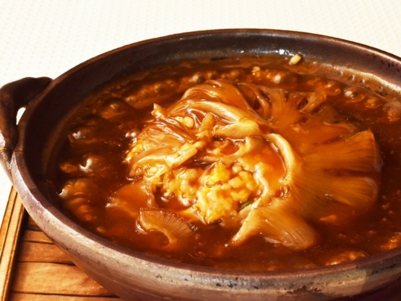 天然ヨシキリザメの胸びれを1枚使用した「特製ふかひれ炒飯」美しい庭園を眺めながら味わう高級中華料理(滋賀 石山 中国菜 湖園-FU EN-)