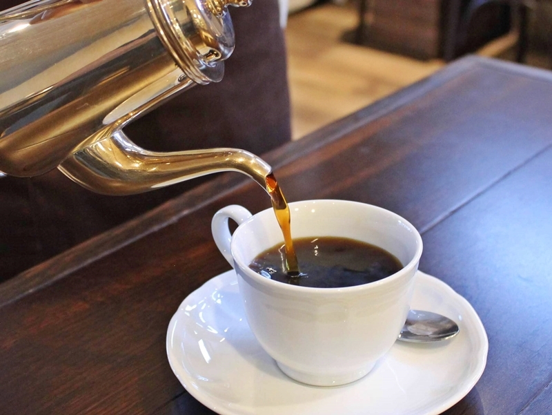 香り高い挽きたてコーヒーにホッとひといき。こだわりのスコーンと色彩豊かなカレーとともに(東京 大田区 喫茶食堂 H.T.S)