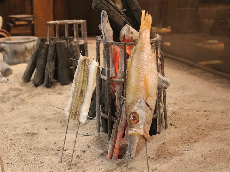 大衆炉端 山陰原始焼ワールド 三宮店 名物 原始焼き で高級魚のどぐろの旨味を豪快に味わいつくす 山陰自慢の旬の魚介が楽しめる居酒屋 神戸 三宮 大衆炉端山陰原始焼きワールド 三宮店 レポハピ